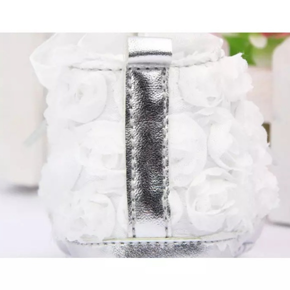 Silver/white Flower Shoes - Picture 3 of 4